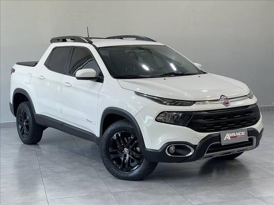 FIAT TORO 2.0 16V TURBO DIESEL FREEDOM 4WD AT9 FIAT TORO 2.0 16V TURBO DIESEL FREEDOM 4WD AT9